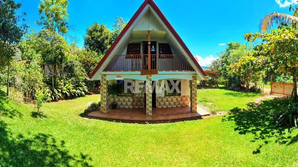 CASA DE 2 PLANTAS CON LOTE DE 879 M2 EN VENTA EN LAS MERCEDES DE CAJÓN