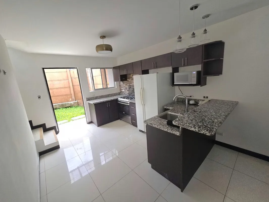 ¡PRECIO DE APARTAMENTO, PERO ES CASA! 65 MILLONES | A 2 MINUTOS DEL CRISTO SABANILLA