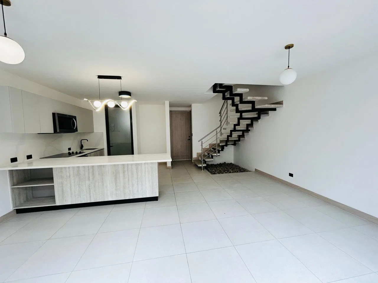 VENTA O ALQUILER DE CASA EN CONDOMINIO LINDORA VILLAGE SANTA ANA