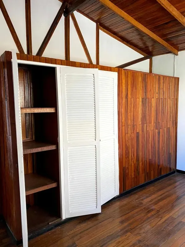 The building comprises four apartments and each of them has two bedrooms, a bathroom, a dining room with an integrated kitchen, a laundry room, a backyard and a front garden., photo 3