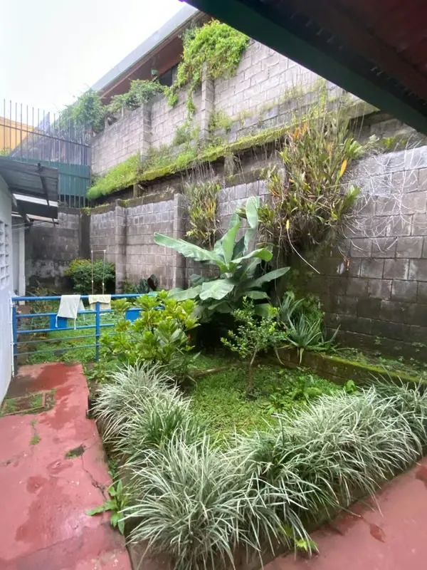 The building comprises four apartments and each of them has two bedrooms, a bathroom, a dining room with an integrated kitchen, a laundry room, a backyard and a front garden., photo 9