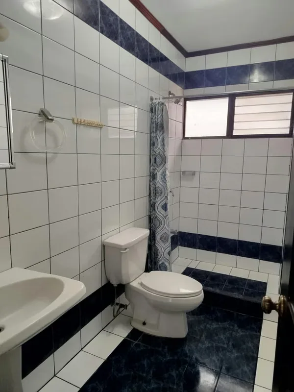 Amplio y súper iluminado apartamento en tercer piso, ideal para quienes buscan comodidad, seguridad y conveniencia en el corazón de ..., photo 3