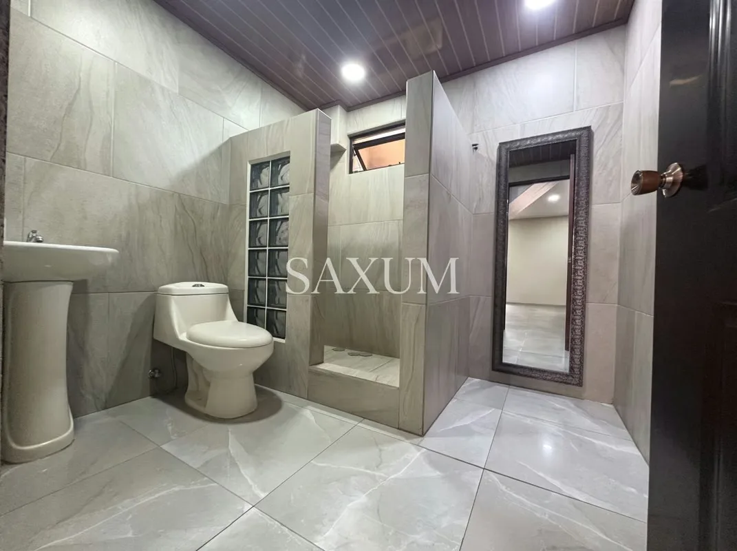 Viva con la tranquilidad, seguridad y comodidad que su familia se merece en una hermosa zona residencial de El Carmen de Guadalupe. Una propiedad ..., photo 2