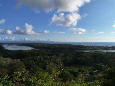 IMPRESIONANTE PROPIEDAD CON VISTA AL MAR Y AL RÍO TERRABA EN OJOCHAL, photo 5