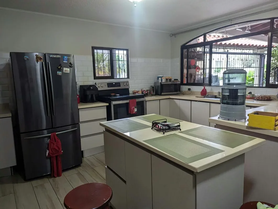 Beautiful corner house, next to a stream, which gives a relaxing sound that can be enjoyed on the terrace. Located in an urbanization with beautiful properties, the area is completely ..., photo 11