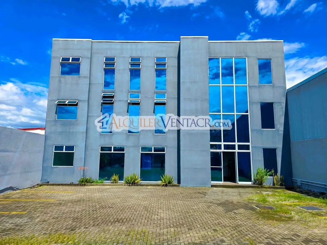 Alquilo o vendo Edificio para oficinas o comercio en Pozos de Santa Ana, es de 3 niveles, mide 951 m2 de construcción y 830 m2 de terreno, cuenta con 24 espacios de parqueos fijo, 8 ..., photo 2