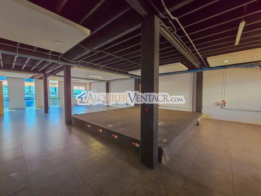 Alquilo o vendo Edificio para oficinas o comercio en Pozos de Santa Ana, es de 3 niveles, mide 951 m2 de construcción y 830 m2 de terreno, cuenta con 24 espacios de parqueos fijo, 8 ..., photo 14