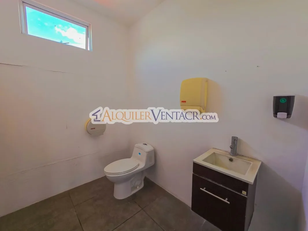 Alquilo o vendo Edificio para oficinas o comercio en Pozos de Santa Ana, es de 3 niveles, mide 951 m2 de construcción y 830 m2 de terreno, cuenta con 24 espacios de parqueos fijo, 8 ..., photo 16