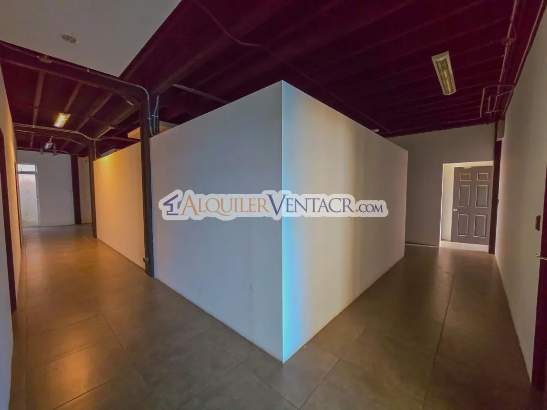 Alquilo o vendo Edificio para oficinas o comercio en Pozos de Santa Ana, es de 3 niveles, mide 951 m2 de construcción y 830 m2 de terreno, cuenta con 24 espacios de parqueos fijo, 8 ..., photo 7