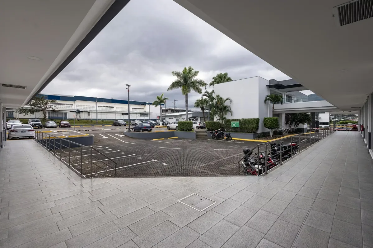 Neighbor of the Oficentro La Virgen, the Mediterranean Oficentro enjoys the same strategic location located in Pavas, Costa Rica. It offers easy access to the main roads and is ..., photo 5