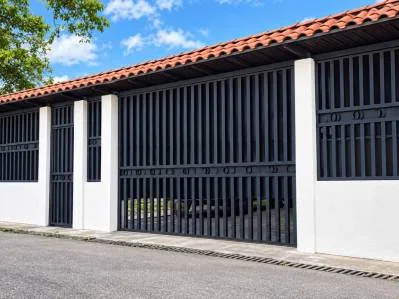 Casa con Alto Potencial en Ciudad Colón – Gran Terreno de 800m2 | Uso Mixto