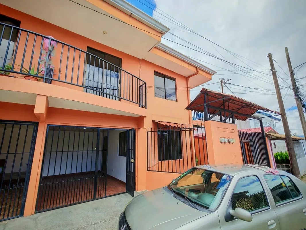 Alquiler de Apartamento de 2 plantas en una zona muy segura y tranquila, en Granadilla, muy cerca del Colegio Franco Costarricense.