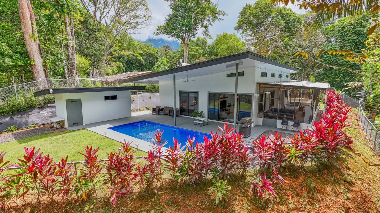 JUNGLE PROPERTY IN VENTANAS OJOCHAL –  2.19 ACRES