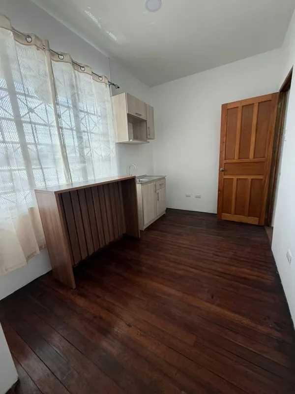 Se alquila apartamento remodelado en Zapote, muy cerca de la Casa Presidencial, la Universidad Veritas y fácil acceso a la UCR. Ubicación céntrica con facilidad de transporte ..., photo 7