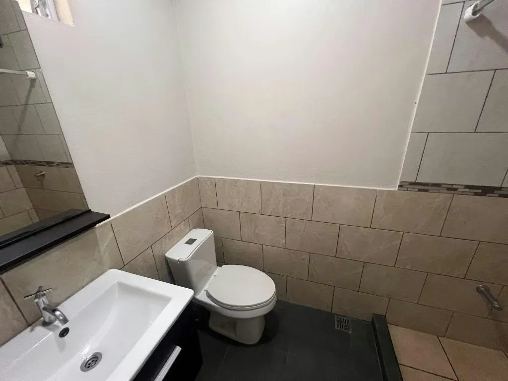 250 mil Colones sin - 250 mil ALQUILER DE LINDO APARTAMENTO TIPO ESTUDIO - Baño y área de cocina privada ( Sin parqueo ), photo 2