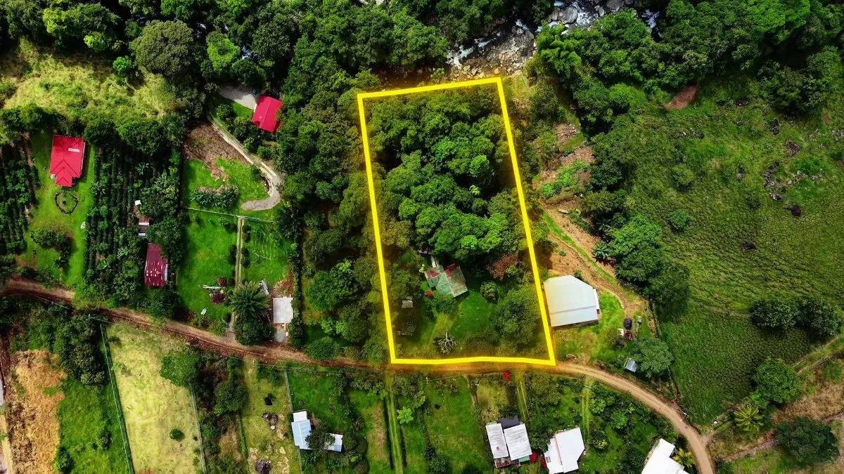 SE VENDE TERRENO LISTO PARA CONSTRUIR CON ACCESO AL RIO PEÑAS BLANCAS - Venta en Pérez Zeledón