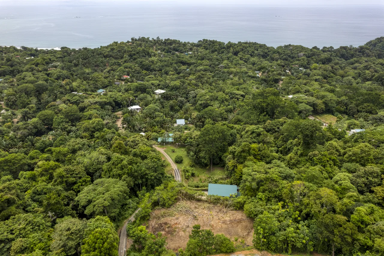 Vistas al mar, fácil acceso y potencial listo para construir en Playa Hermosa, photo 3