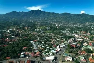 Consta de una Esquina con propiedades juntas que suman 1.898mts en total con uso para desarrollo mixto., photo 2