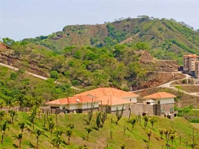 7 Bed Single Family Homes For Sale in Playas Del Coco, photo 9