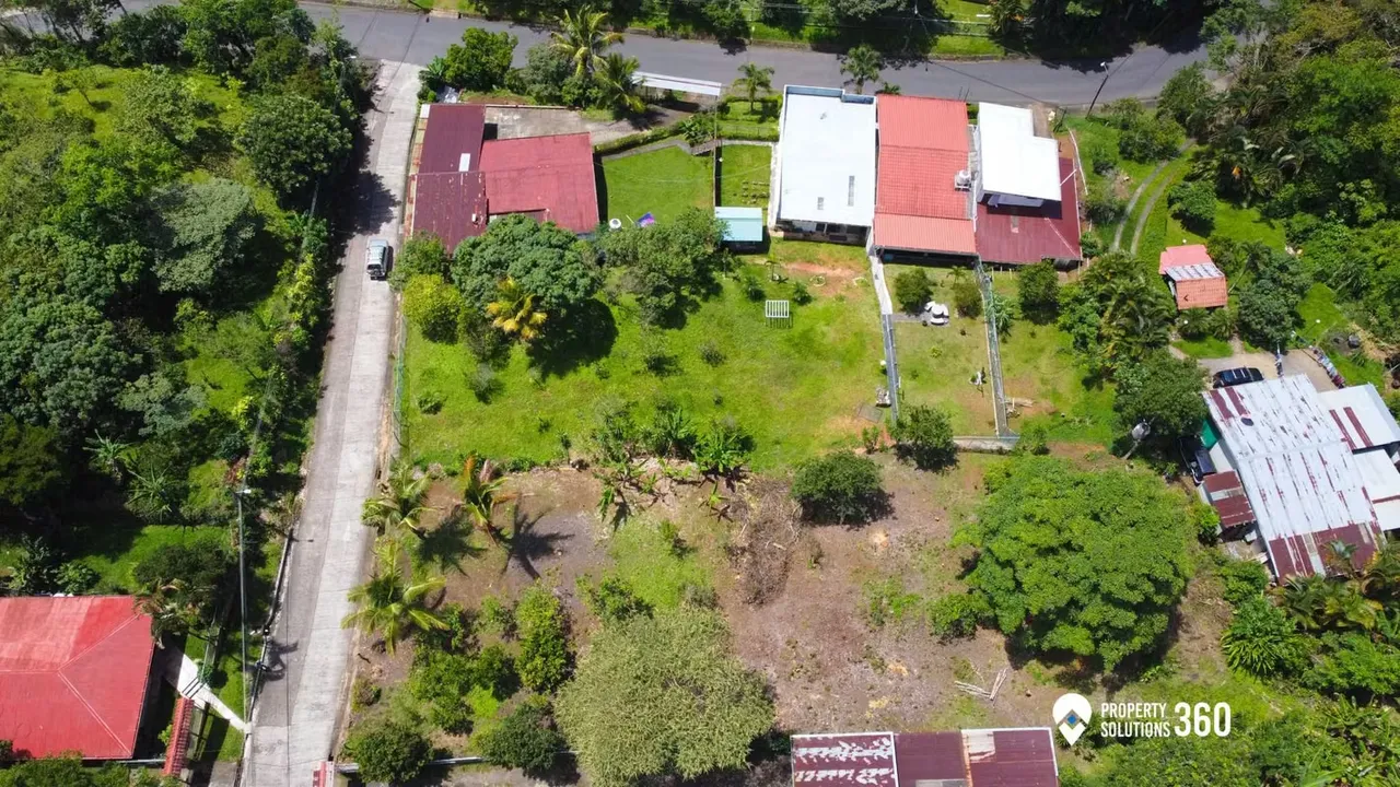 Land for sale of 1,400 m2, photo 2