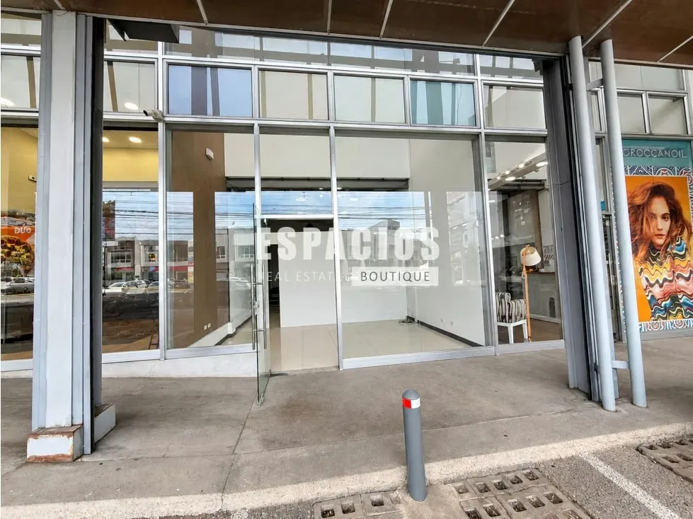 Local comercial ubicado en una zona estratégica de Escazú, sobre calle de alto tránsito y muy cerca de Automercado, ...