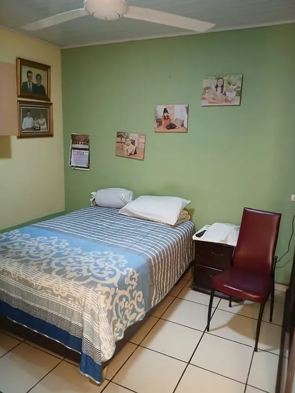 Casa + apartamentos en venta, uso de suelo residencial y comercial
