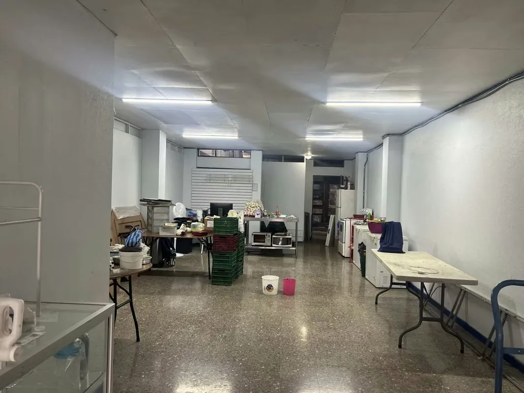Local comercial sobre una calle de alto Tránsito a 200 metros al Este del Liceo Vicente Lachnner, tiene una excelente exposición con area de Parqueo y una isla para que los carros se ..., photo 4