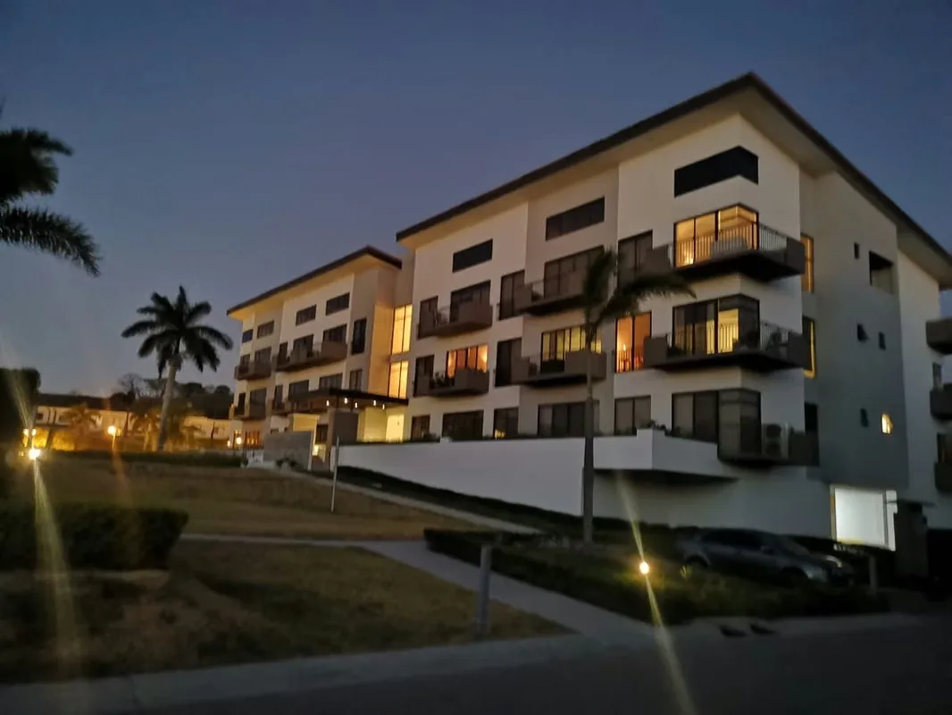 En Brasil de Santa Ana, tenemos el Condominio Parques del Sol, el cual se compone por townhomes, lofts y torres de apartamentos.