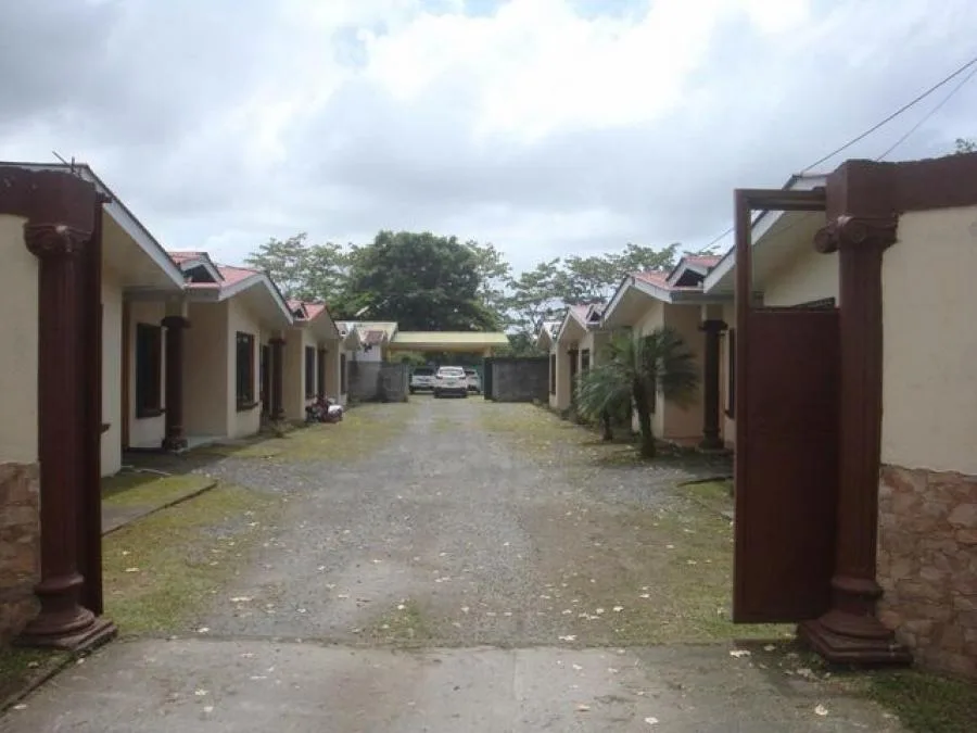 Venta de Complejo de Casas en Pococí, Limón. Precio Rebajado! - Venta en Pococí