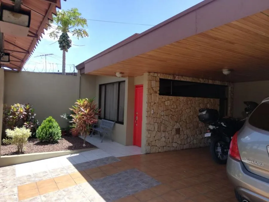 Casa en Venta en Palmares, Alajuela. RAH 23-596 - Venta en Palmares