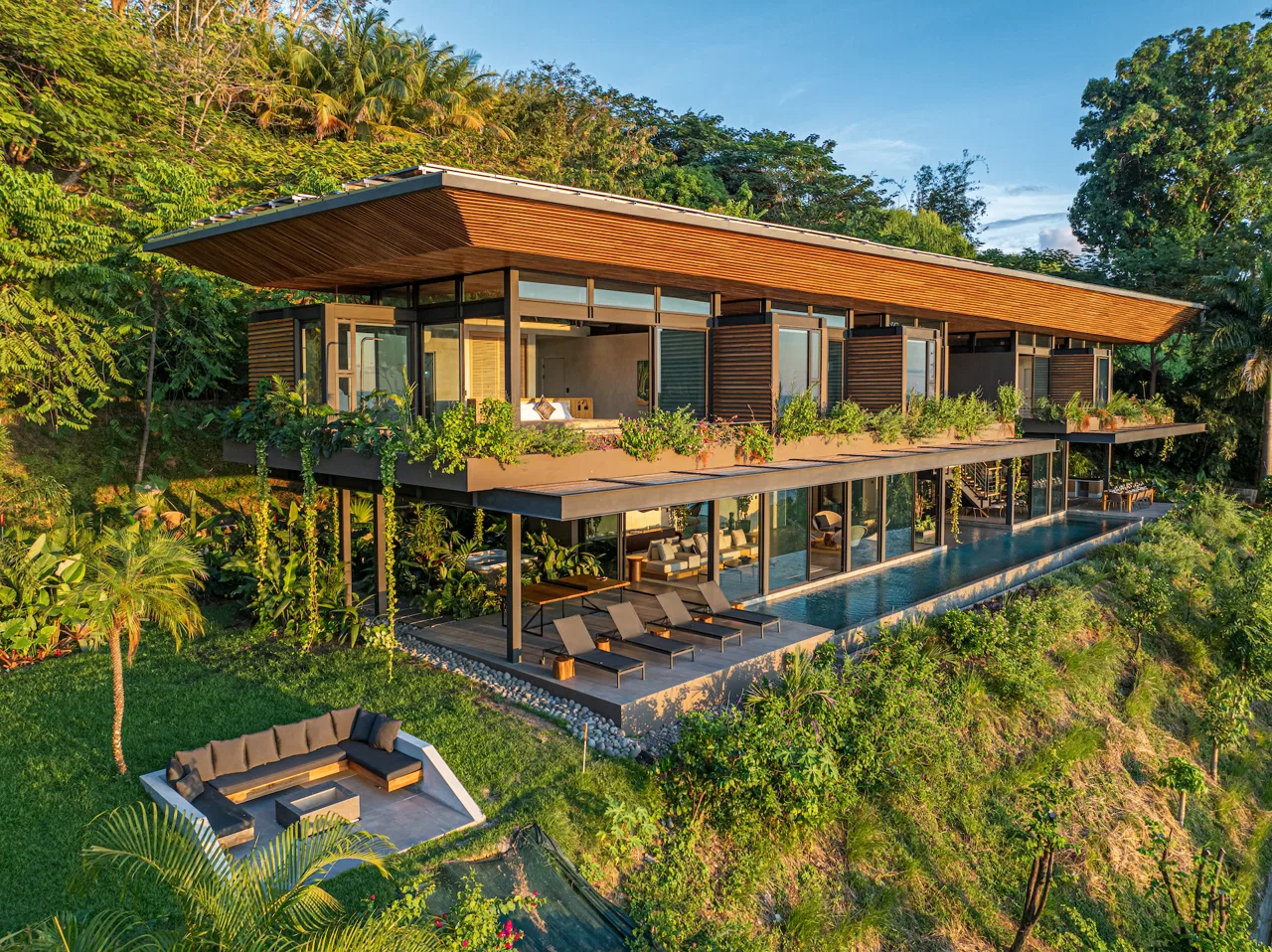 LUXURY PROPERTY WITH FIVE BEDROOM WITH A PANORAMIC VIEWS OF THE SUNSET AND OCEAN CASCADA DE LUZ, IN DOMIICALITO – 1.23 ACRES
