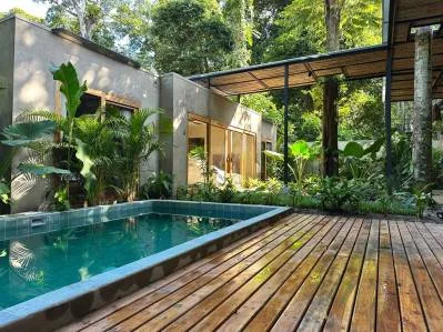Espectacular Lodge Boutique con Piscina en Venta Playa Negra Puerto Viejo