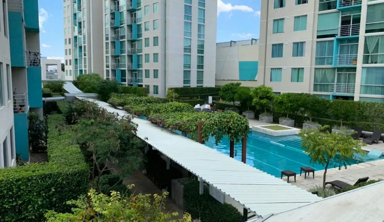 Este hermoso apartamento destaca por su excelente distribución y extras ...