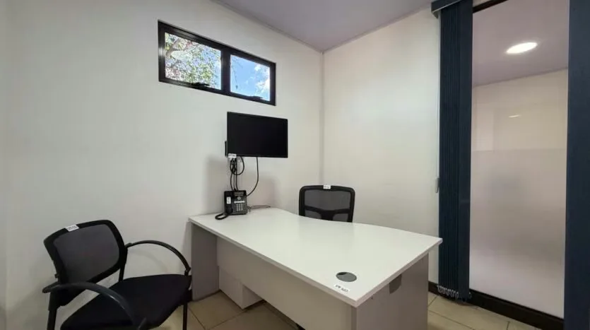 Sale of Building with Spacious Parking and Strategic Location, photo 12