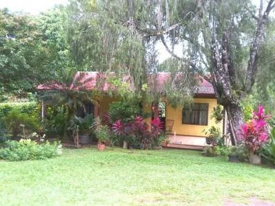 Casa en venta en Turrubares con amplio lote