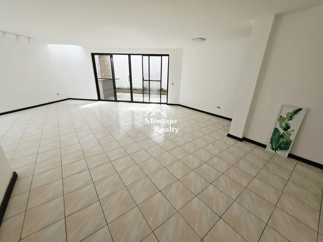 Cuarto de Servicio, excelente ubicación, 4 parqueos, Condominio muy cerca del Country Club de San Rafael de Escazú, photo 4