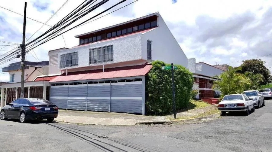 Se vende bonita casa esquinera en excelentes condiciones Zapote Yoses sur - Venta en San José, photo 6