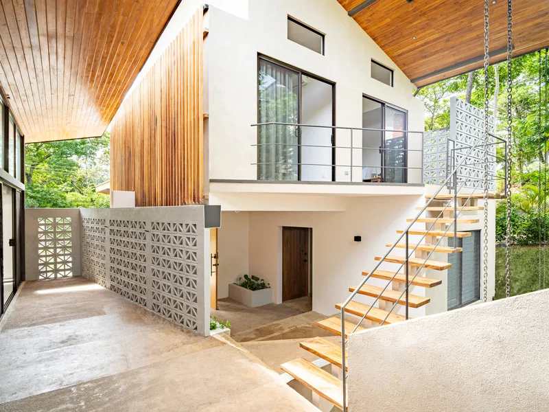 4 Bed Single Family Homes For Sale in Playa Grande, photo 2