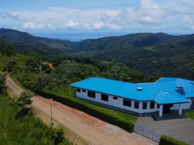 1,97 ACRES – Casa de 3 habitaciones con piscina, vista de 360 ​​grados a la montaña y al mar., photo 5