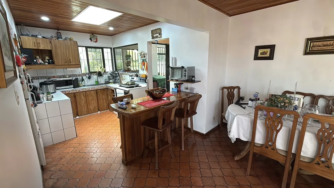 Propiedad exclusiva en San Antonio de Escazú con 4.304 m² de terreno y dos casas independientes que suman 451 m² de construcción., photo 15