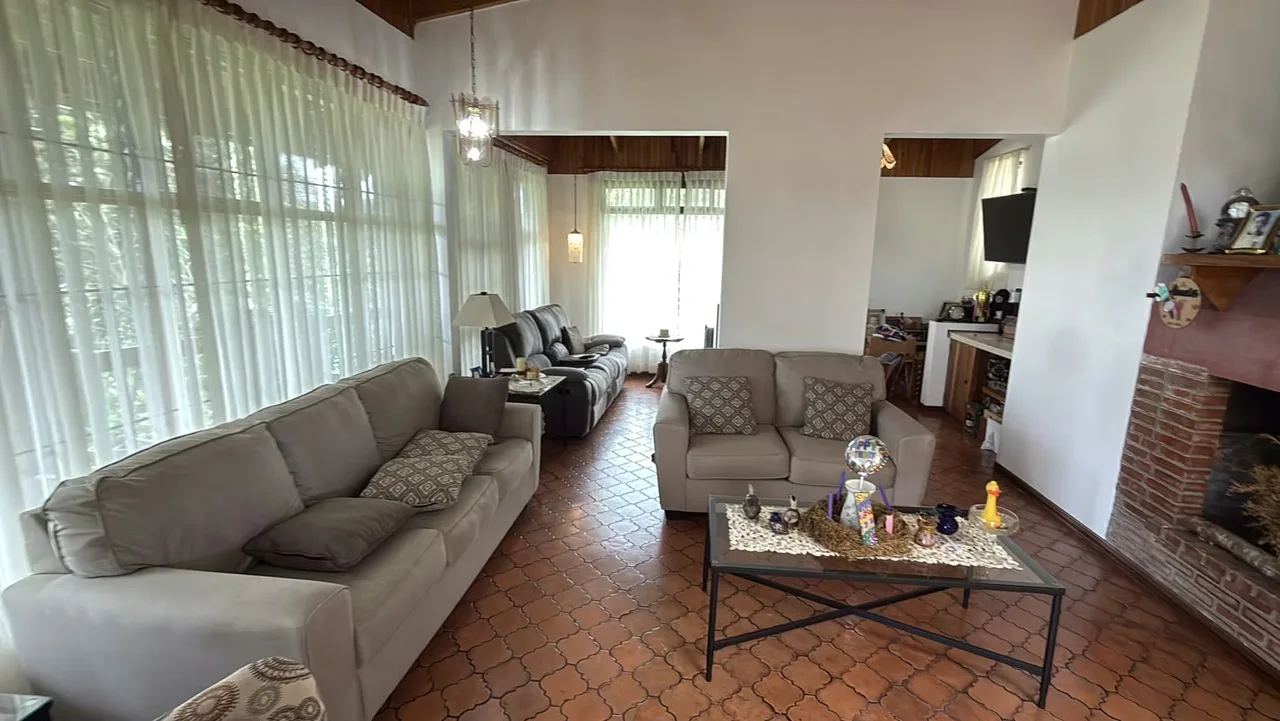 Propiedad exclusiva en San Antonio de Escazú con 4.304 m² de terreno y dos casas independientes que suman 451 m² de construcción., photo 16