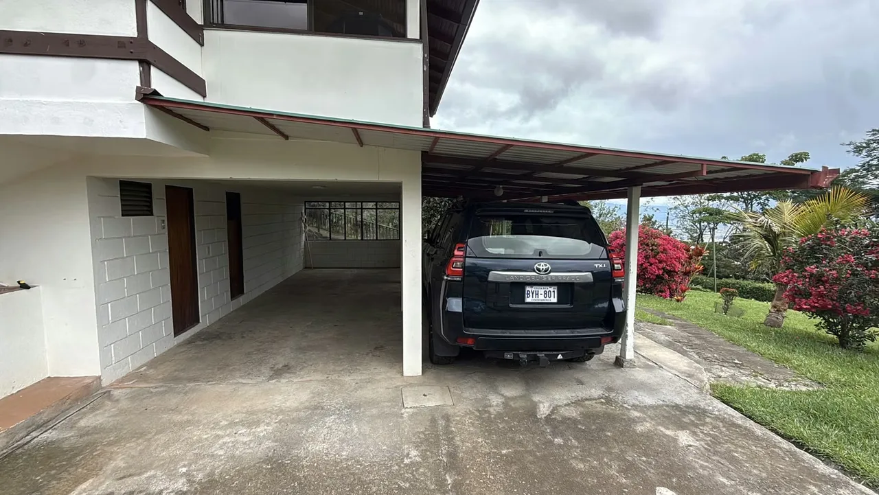 Propiedad exclusiva en San Antonio de Escazú con 4.304 m² de terreno y dos casas independientes que suman 451 m² de construcción., photo 7