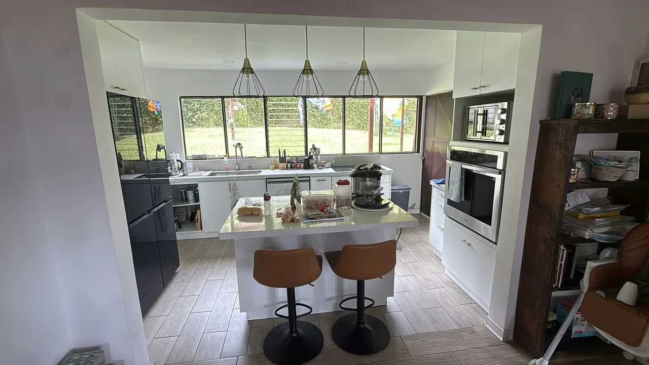 Propiedad exclusiva en San Antonio de Escazú con 4.304 m² de terreno y dos casas independientes que suman 451 m² de construcción., photo 8