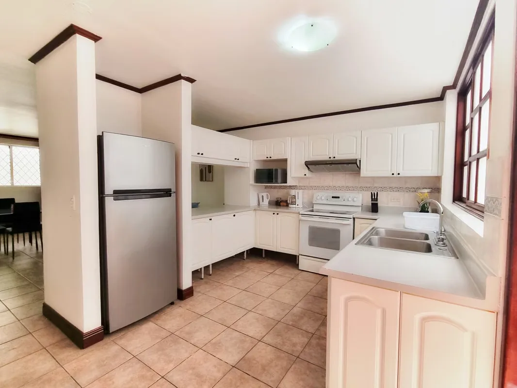 Disponemos de apartamentos completos y estudios privados en Sabana Norte / La Sabana, San José, ideales para estadías mensuales o de mediano plazo (mes a mes)., photo 2