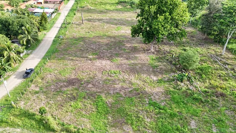 COMMERCIAL LOT IN CORONADO! MAIN HIGHWAY, 1.6 ACRES!: Mountain Home Construction Site For Sale in Puerto Cortés, photo 10