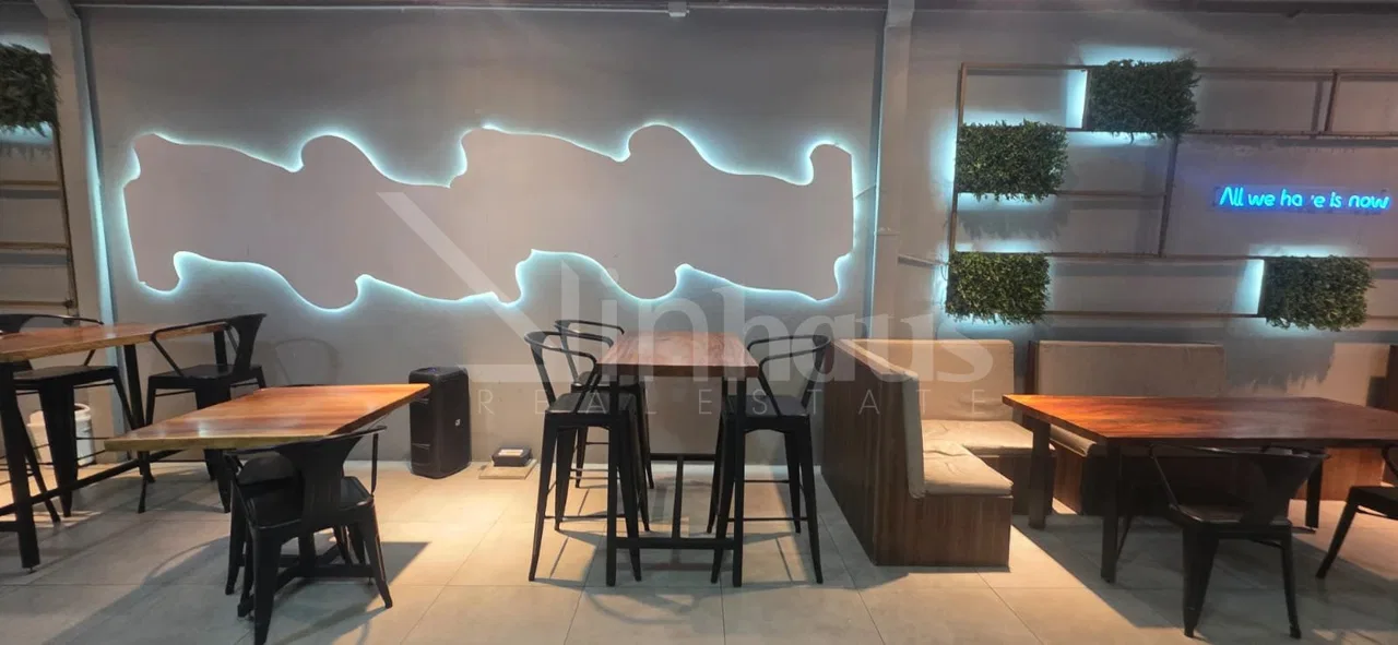 Alquiler de local comercial para comida en Food Court en Piedades