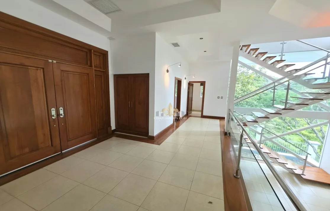 Se Vende Casa de Lujo de 550 m² con Terrazas y Vistas | Guchipelin Norte Escazú, San José
