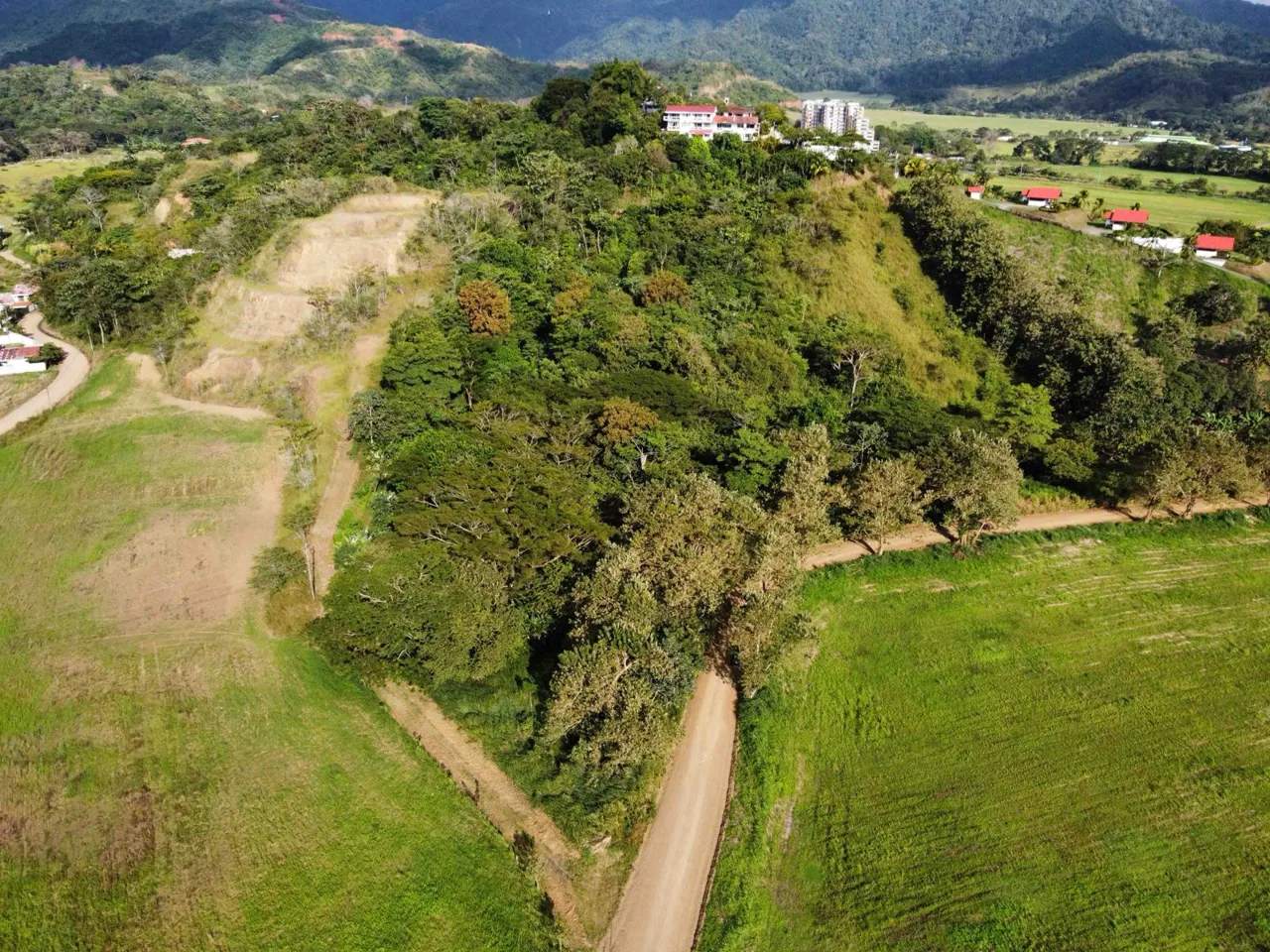 Excellent Development Opportunity – 14,795 m² Investment Property Near the Beach