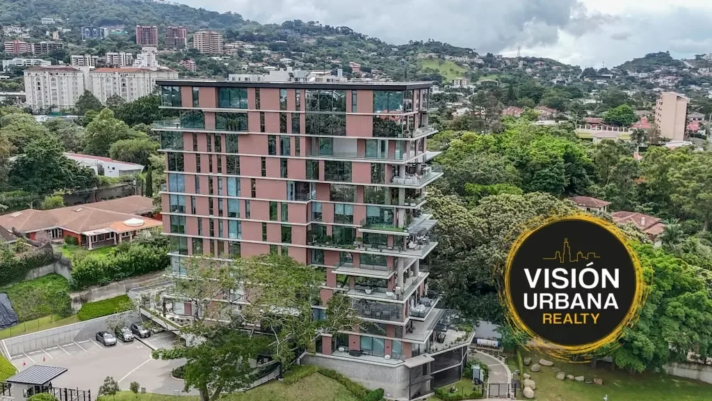 Exclusive apartment in Tower 402 of Avenida Escazú. This apartment occupies an entire floor with 475.43 m² of living space and includes four independent parking spaces, each ...