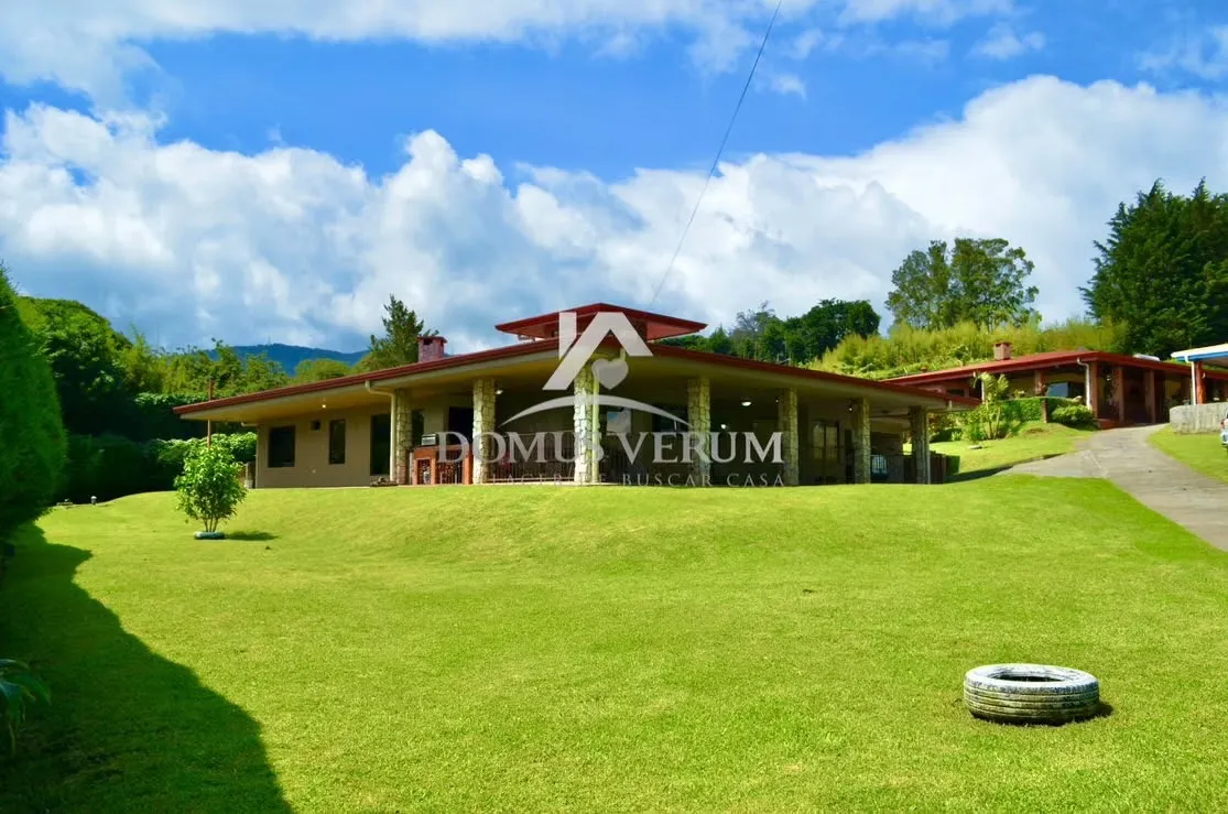 Property with 3 houses for sale in San Rafael Heredia